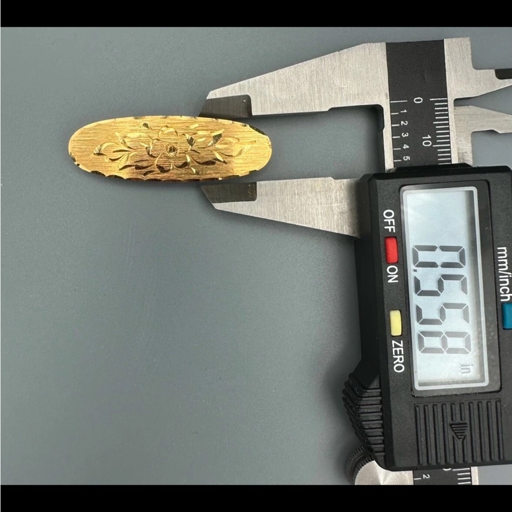 Vintage Napier Signed Victorian Revival Gold Tone Etched Floral Oval Brooch Pin - Picture 6 of 8